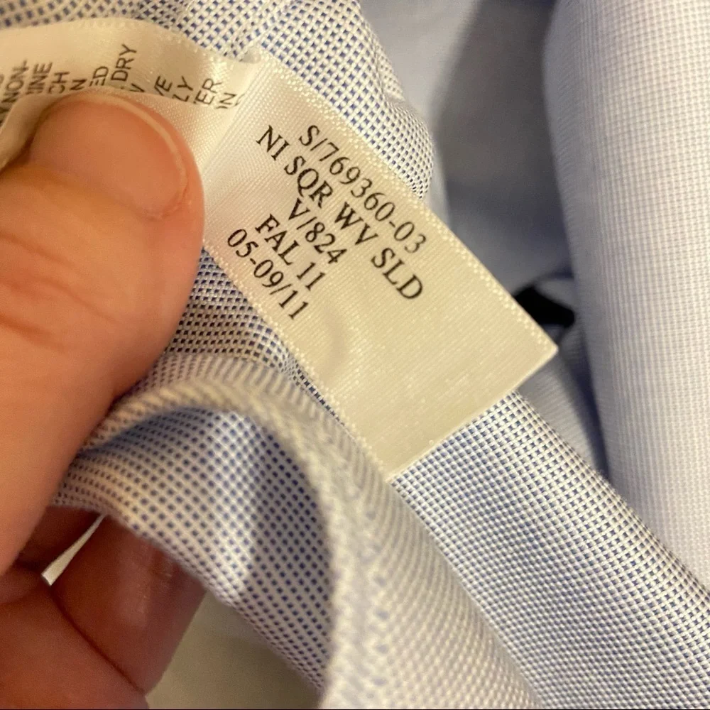 Banana Republic Lot of 2 Button Down Long Sleeve Shirts Men XL 17-17 1/2 Blue